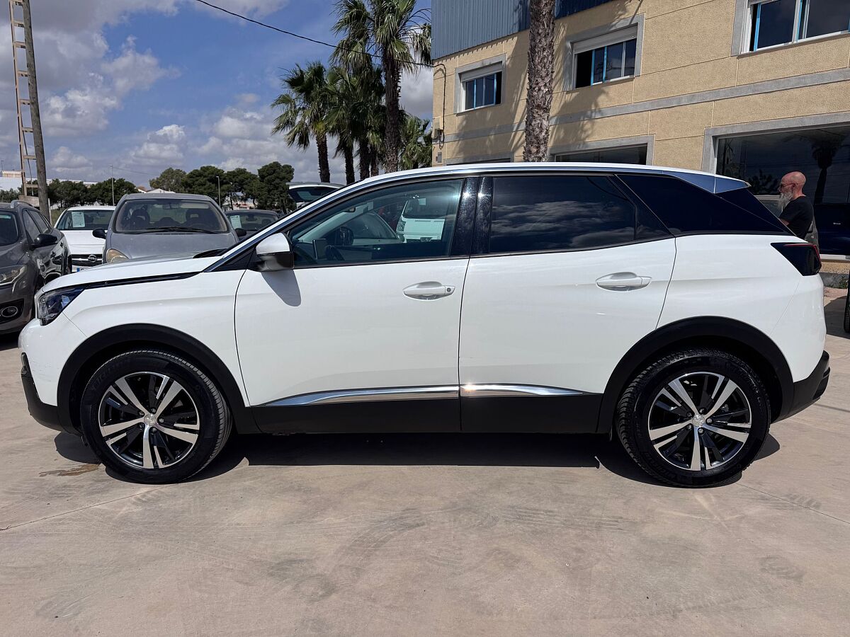PEUGEOT 3008 ALLURE 1.2. E-THP AUTO SPANISH LHD IN SPAIN ONLY 39000 MILES 2020